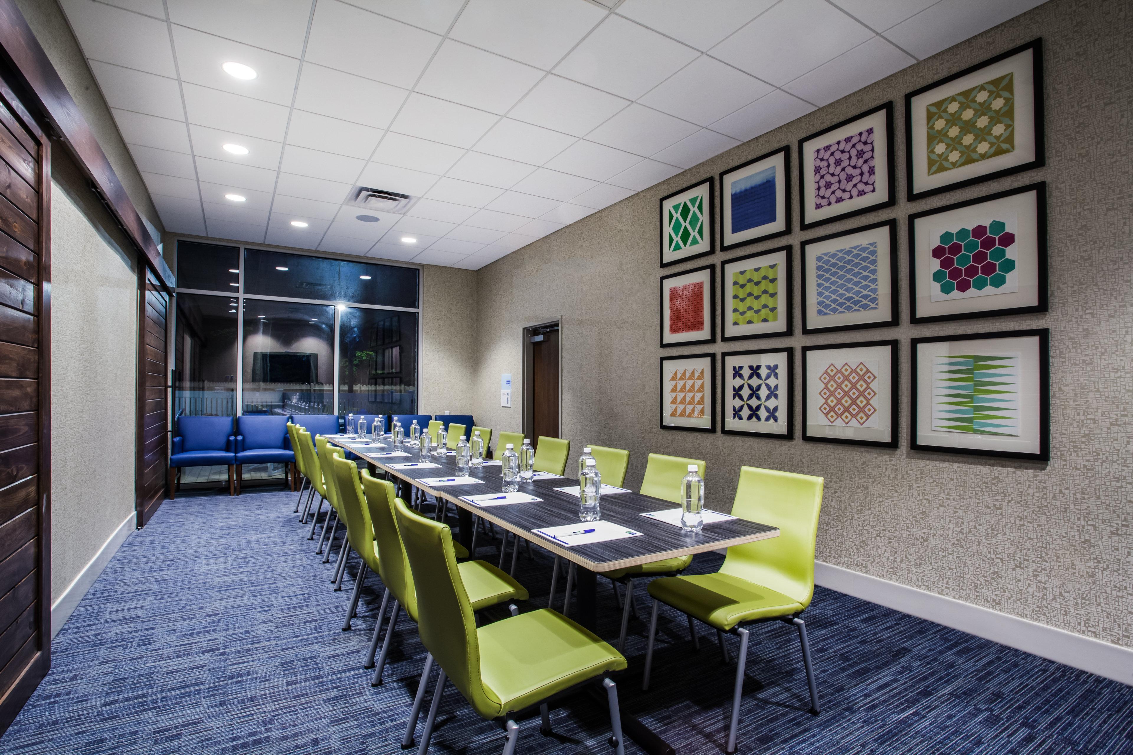 Express Queensbury-lake George Area By Ihg Hotel 3*
