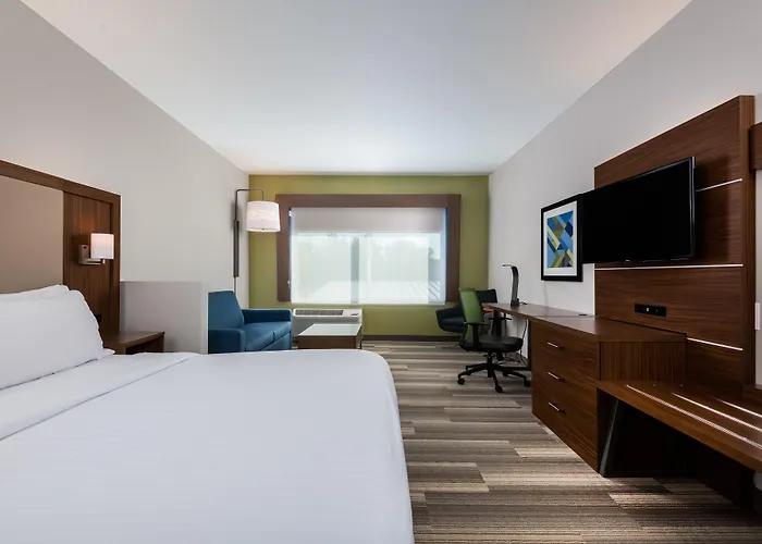 Holiday Inn Express Queensbury-Lake George Area By Ihg